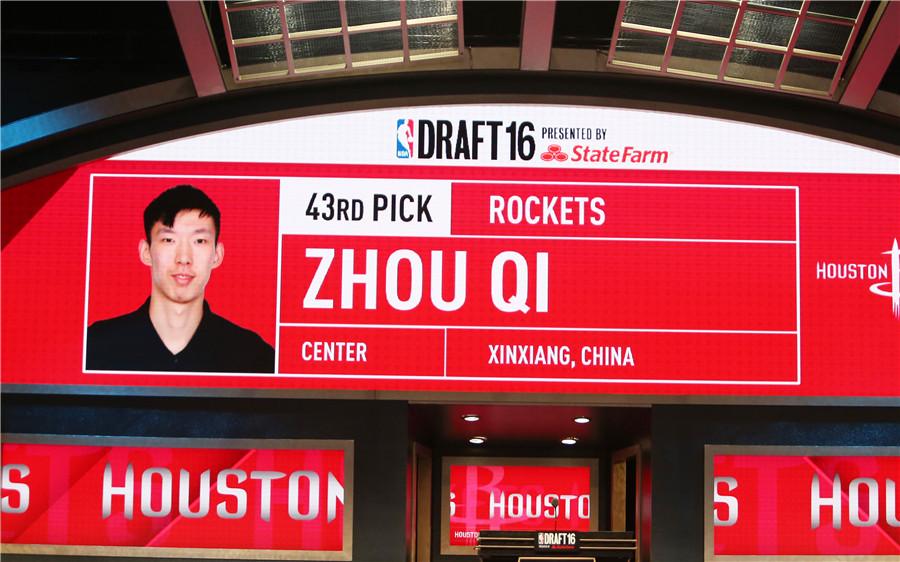 Houston Rockets select China's Zhou with 43rd pick in NBA draft(1/3)