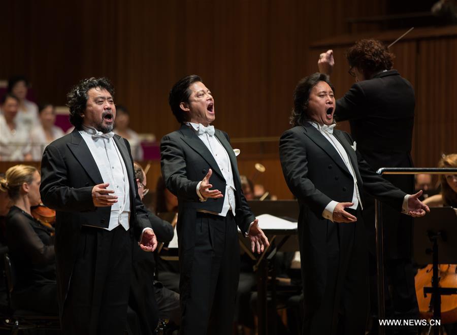 China's Three Tenors sing in Sydney Opera House (1/3)