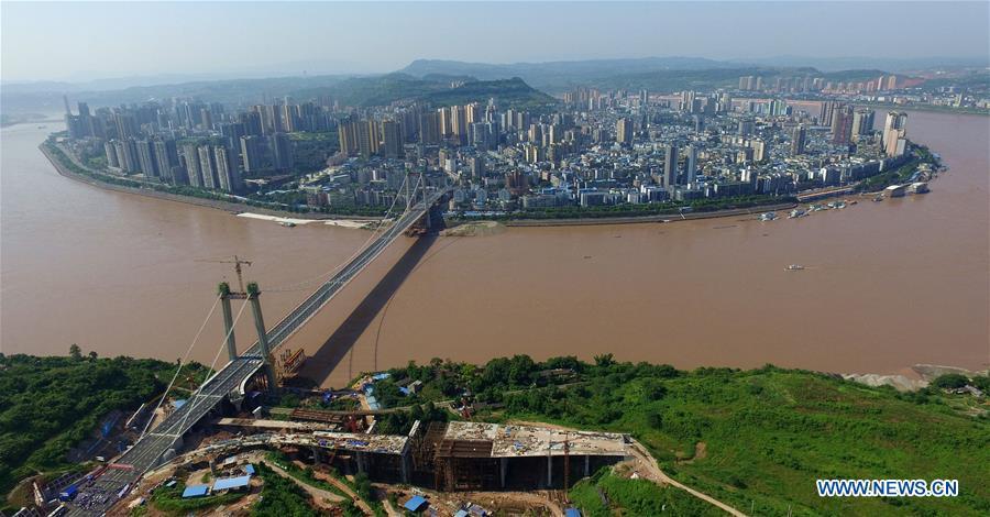 Yangtze River Bridge put into operation in SW China(1/3)