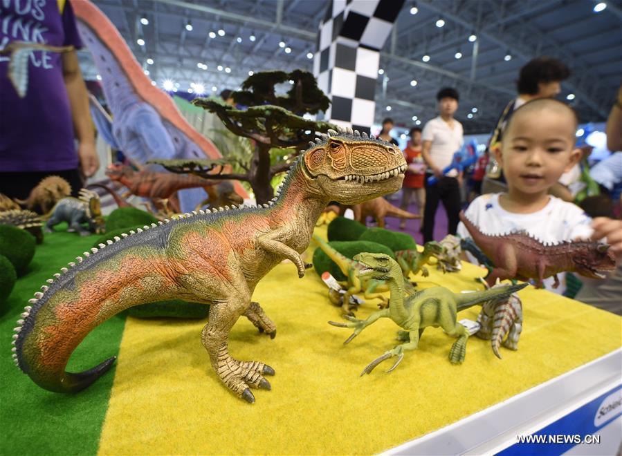 Fun time for children at international toy expo in Beijing(1/5)