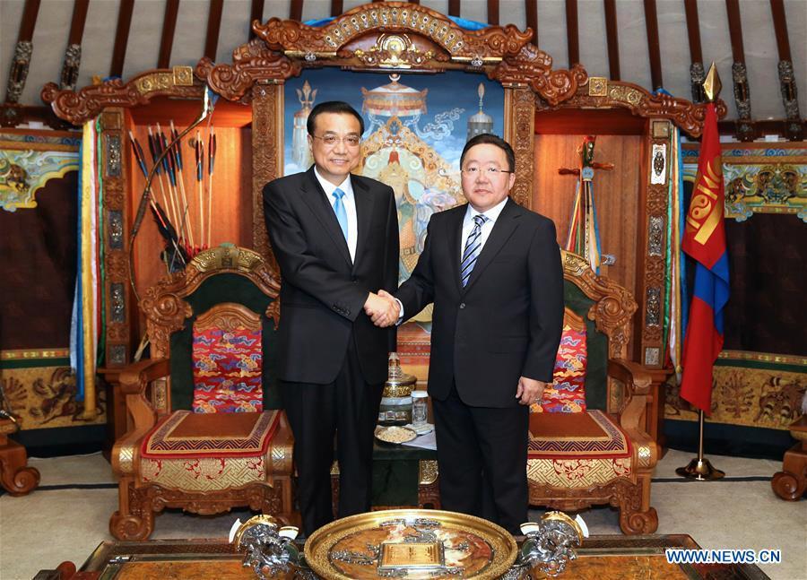 Chinese premier meets Mongolian president in Ulan Bator (1/2)