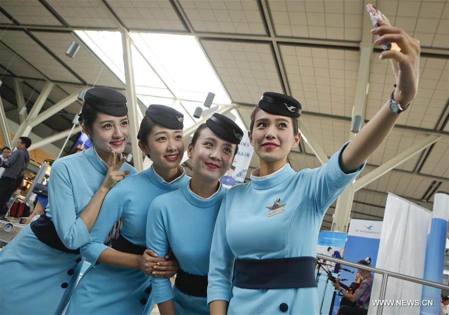 Direct flights linking Xiamen to Vancouver begin (1/5)
