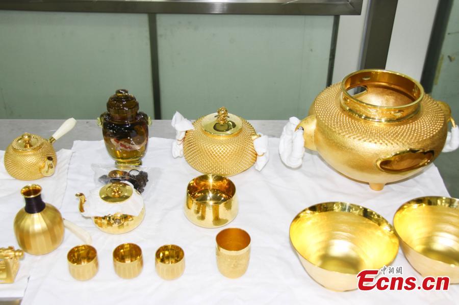 Qingdao customs seizes 7,640 grams of gold(1/5)