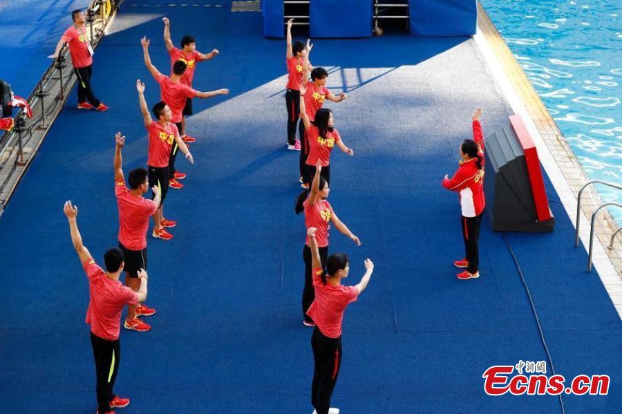 Wu Minxia leads diving team in first training in Rio (2/9)