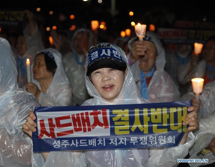 Outcry nonstop from enraged S.Korean locals over THAAD deployment (1/4)