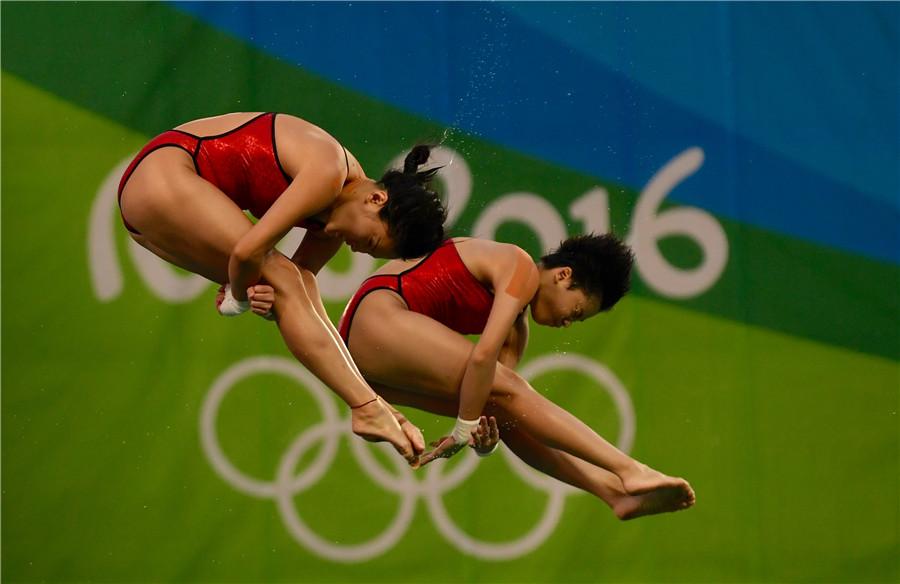 Chen and Liu win gold in women's 10m synchronized diving(1/7)