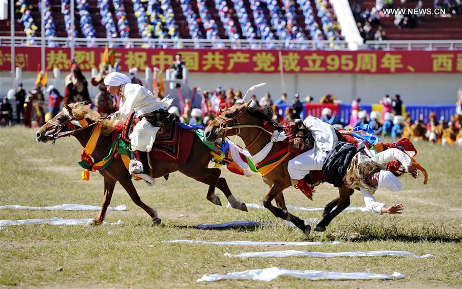 Horse racing festival kicks off in Nagqu, Tibet(2/7)