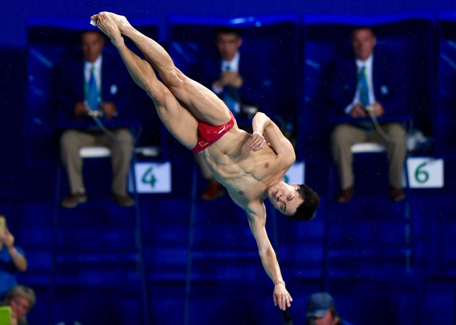 China's Cao Yuan wins 3m springboard gold(1/8)