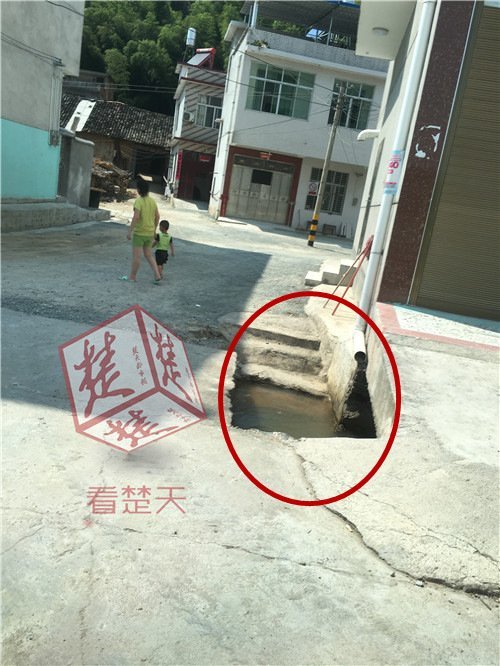 Boy drowns while grandmother and mother play mahjong(1/2)