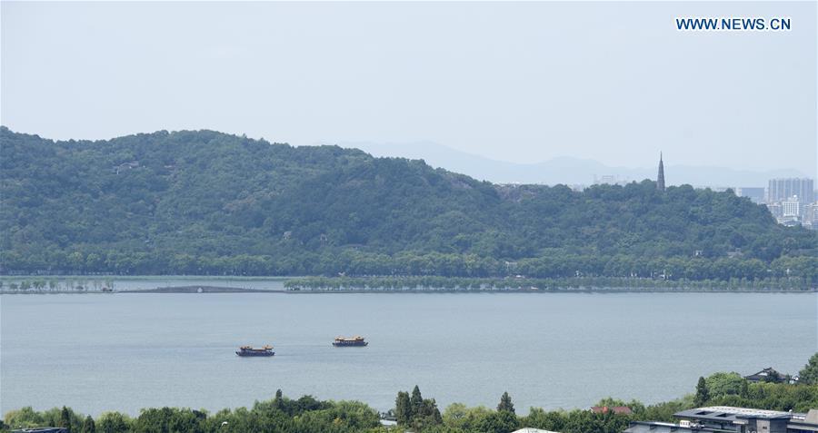 Scenery of West Lake in E China's Zhejiang(1/9)
