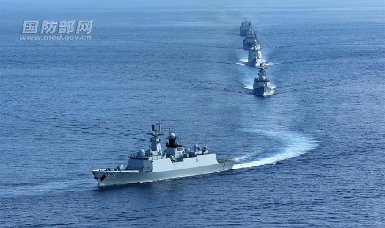 A training formation of China\'s East China Sea Fleet conducts combat training in the West Pacific in mid-August. Included in the formation is missile destroyer Jingzhou, of which images were just released for the first time. (Photo/www.mod.gov.cn)
