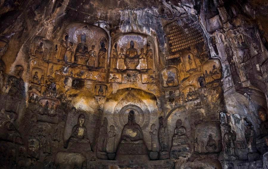 Latest snapshots of Longmen grottoes in Henan(1/5)