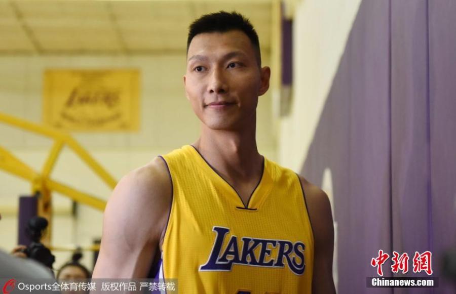 Lakers' Yi Jianlian confident he can succeed in NBA(1/3)
