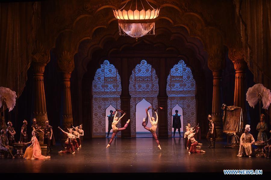 Ballet 'La Bayadere' staged in Beijing (1/3)