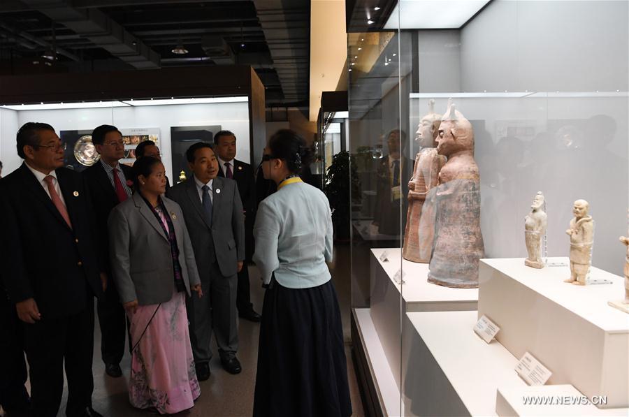 1st Silk Road Int'l Cultural Expo kicks off in Dunhuang(1/5)