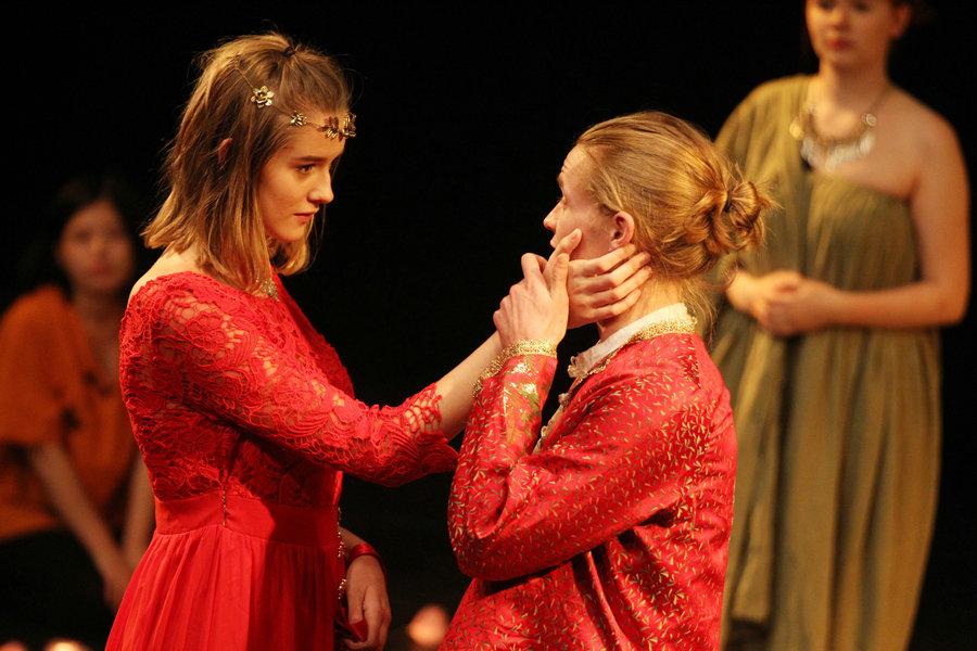 When East meets West on the stage: Shakespeare and Tang Xianzu(1/6)