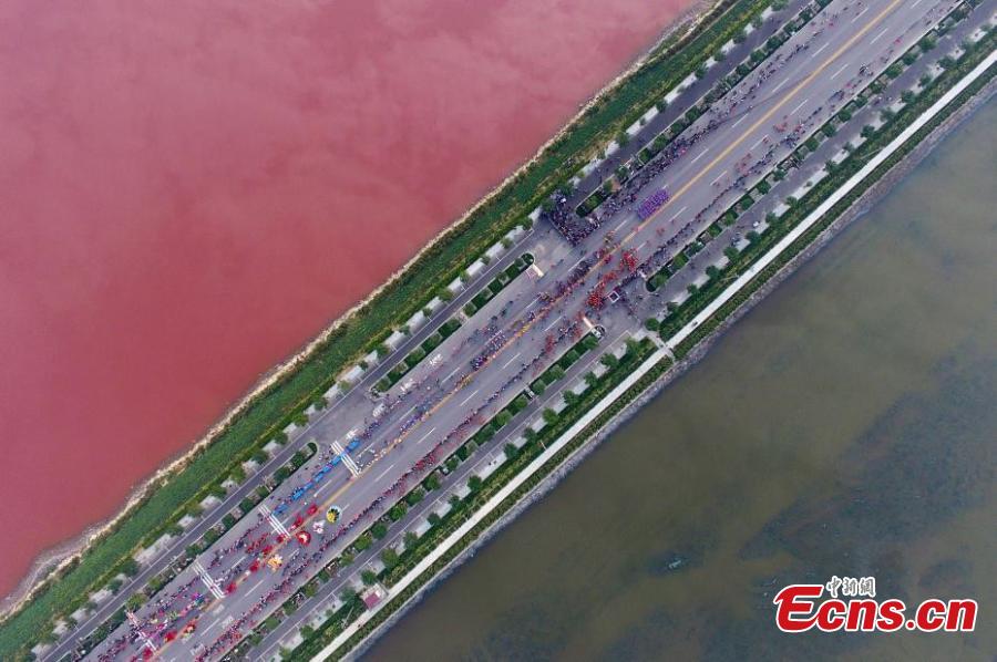 Aerial view of the colorful Salt Lake in Yuncheng(1/3)