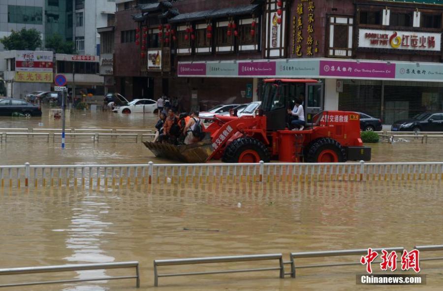 Typhoon Megi wreaks havoc in Fujian province (1/6)