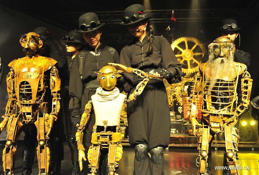 Puppet show 'Papa's Time Machine' staged in Wuzhen(1/4)
