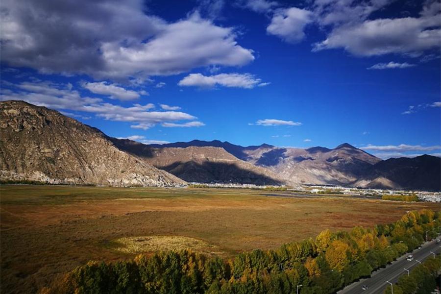 Under the blue sky of Tibet(1/10)