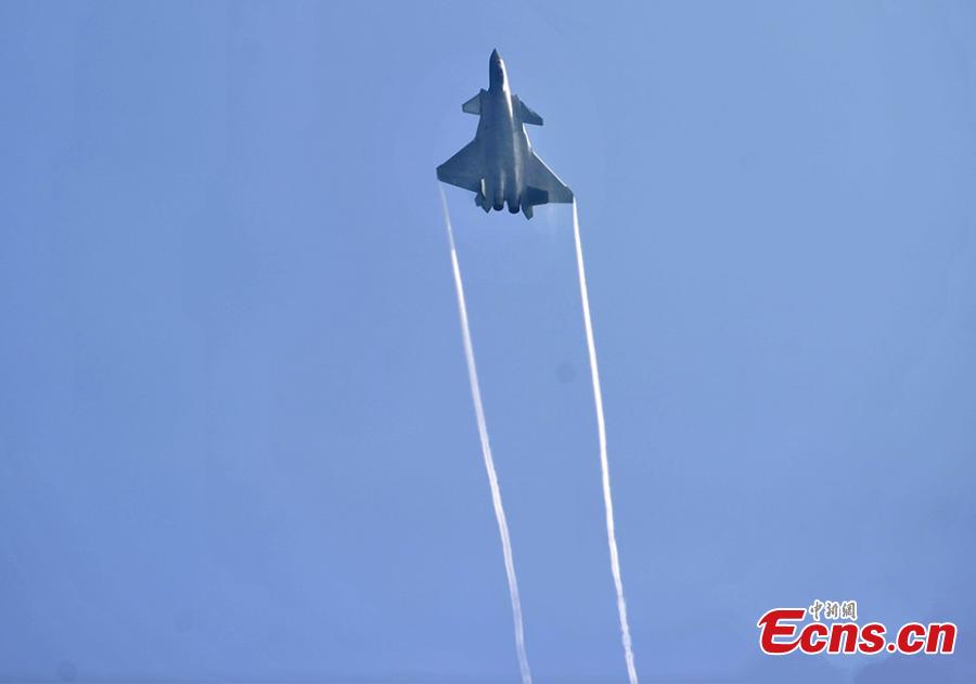 China debuts J-20 stealth fighter at air show(1/10)