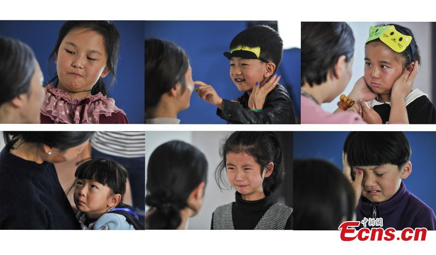 Parents 'aged' 20 years to see how their children will react (1/5)