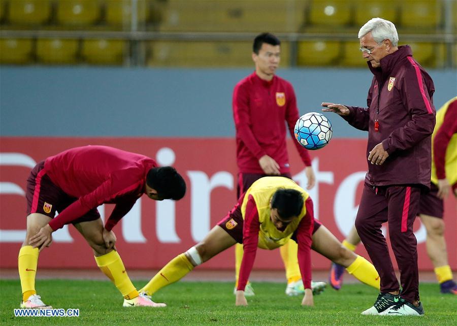 Lippi seen in training for World Cup Asian Zone Qualifiers against Qatar(1/5)