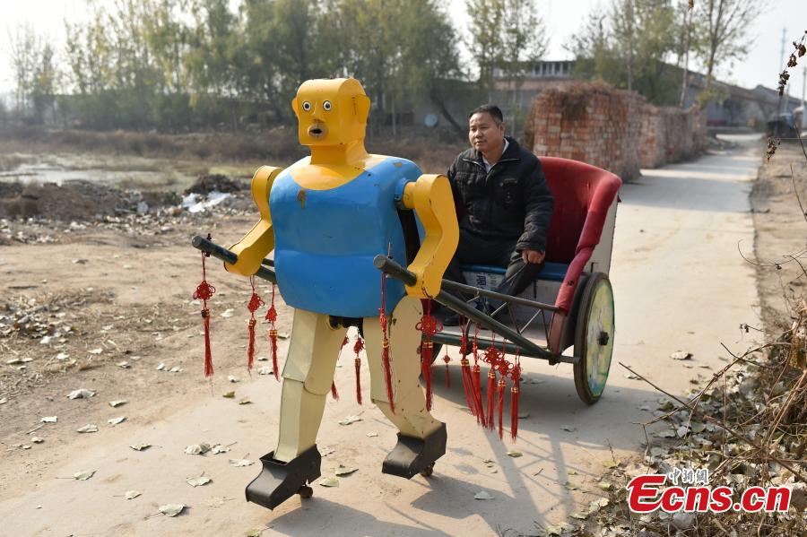 Meet my robot sons: Farmer shows off his latest inventions(1/11)