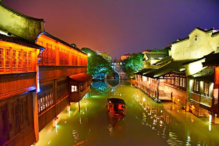 Wuzhen, a serene town of land and water(1/14)