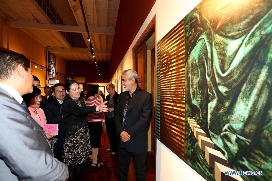 Experience China in Peru-APEC Art Exhibition opens in Lima(1/2)