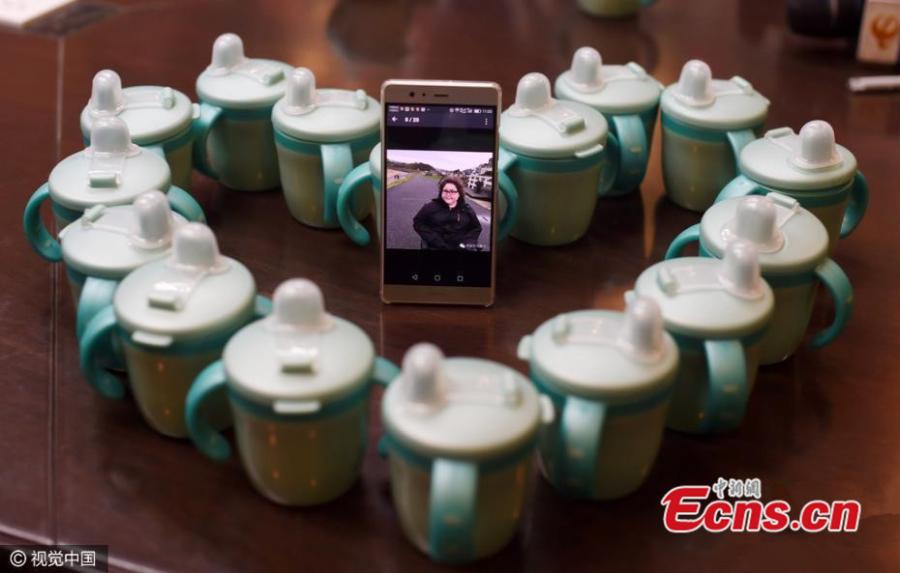 Chinese factory helps autistic British boy find favorite cup (1/4)