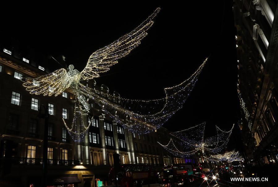 Christmas lights illuminate in central London(1/5)