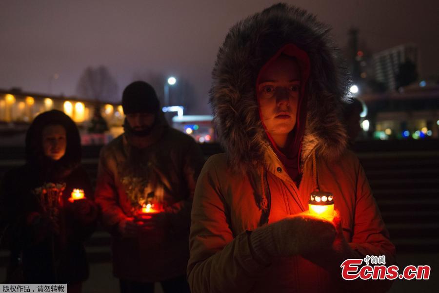 People mourn victims of Russian aircraft crash (1/5)