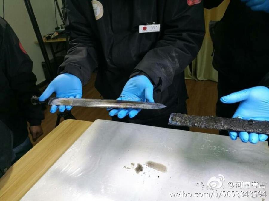 2,300-year-old sword unearthed in central China (1/7)