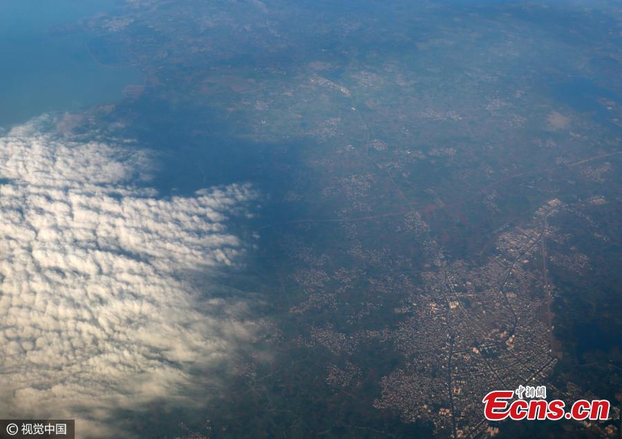Aerial photos expose air pollution (1/3)