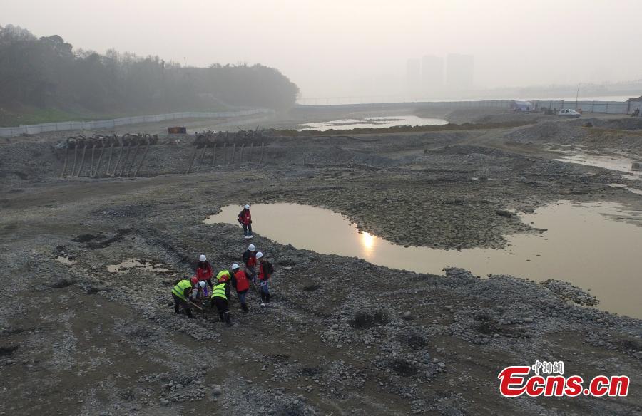 Archaeologists to excavate alleged treasure site (1/4)