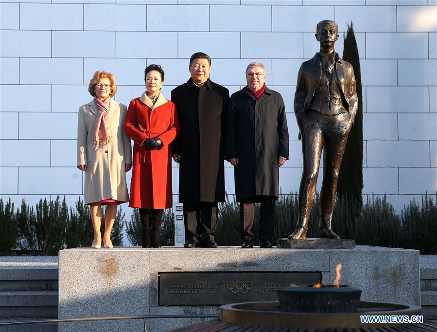 President Xi meets IOC president(1/13)