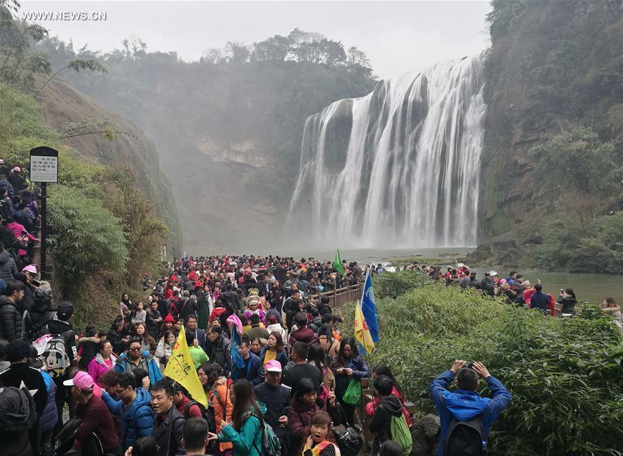 258.1 mln trips made in China during 1st four days of Lunar New Year holiday(1/5)