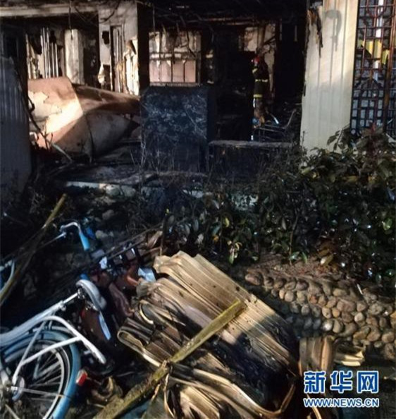 18 people die in fire at massage parlor(1/3)