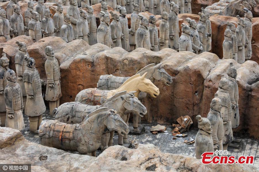 Terracotta Army replica in eastern China(1/3)