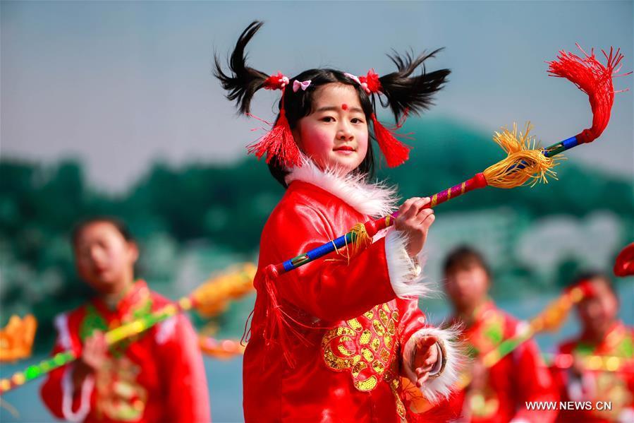 Lantern Festival celebrated across China(1/6)