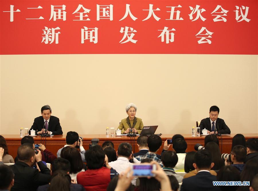 Press conference on 5th session of China's 12th NPC held in Beijing(1/5)