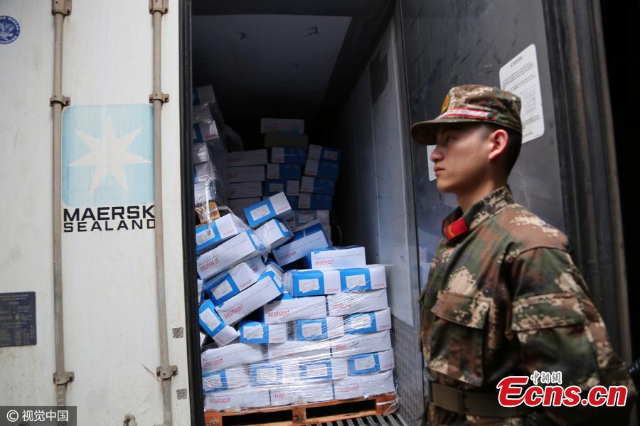 Guangdong seizes 600 tons of smuggled frozen meat(1/3)