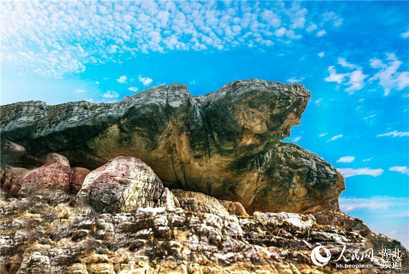 Grotesque rocks resemble giant sea turtles(1/5)