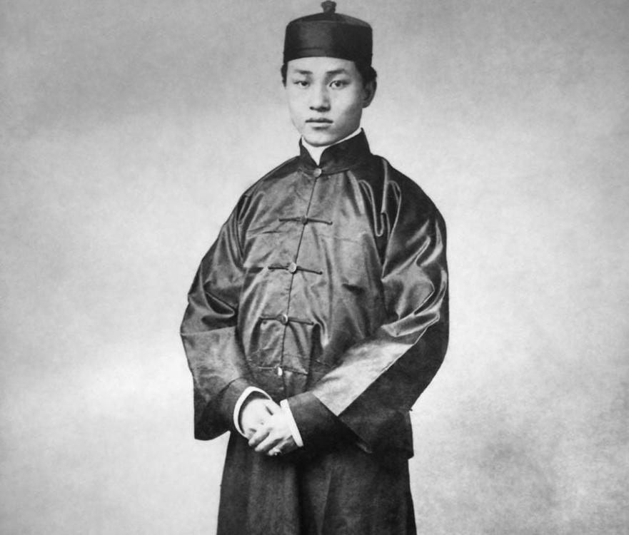 Chinese man tracks aging process in 63 self-portraits from 1907(1/11)