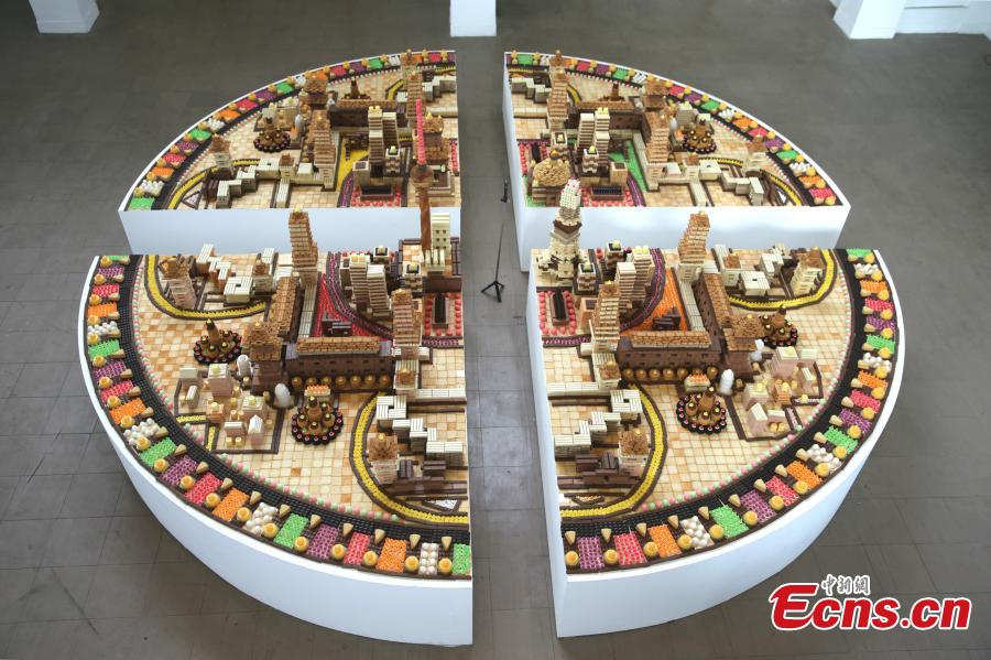Artist builds 'biscuit city' in Nepal (1/3)