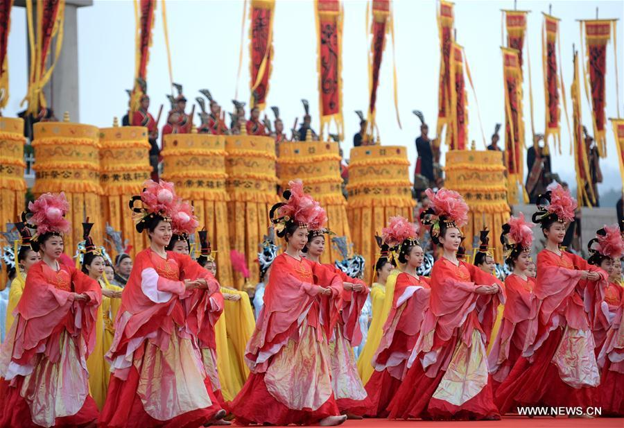 Memorial ceremony to worship 'Yellow Emperor' held in Shaanxi(1/7)