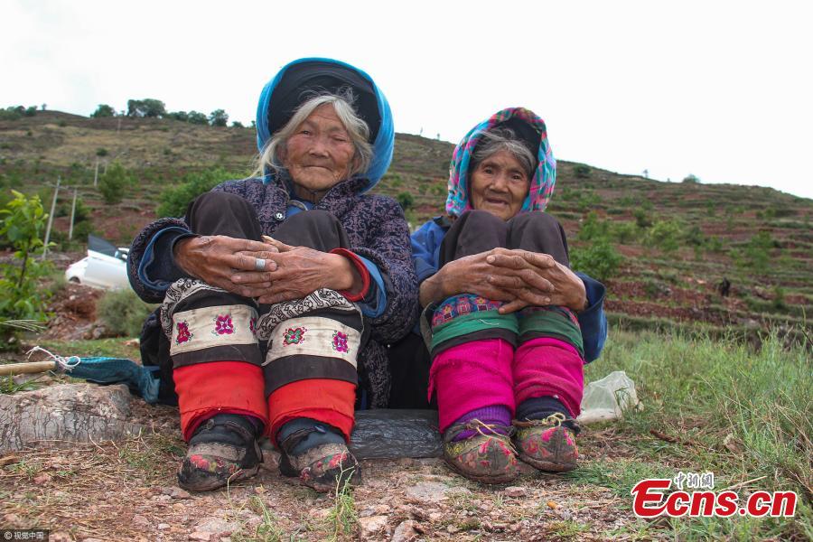 Women with bound feet still remain in rural China(1/3)