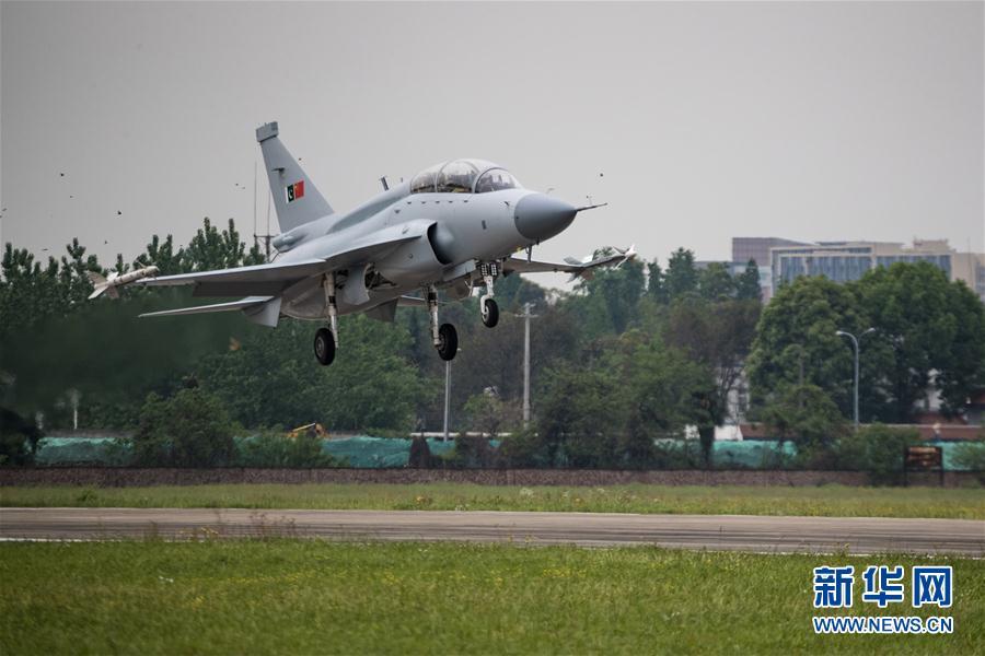 Maiden flight for dual-role fighter(1/6)