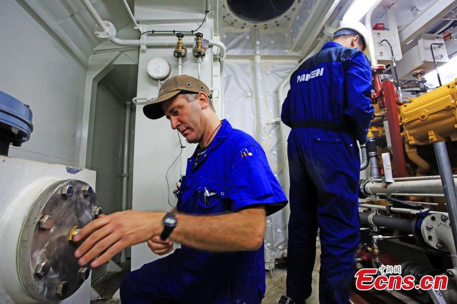 Foreigners happy working in Chinese shipyard(1/7)
